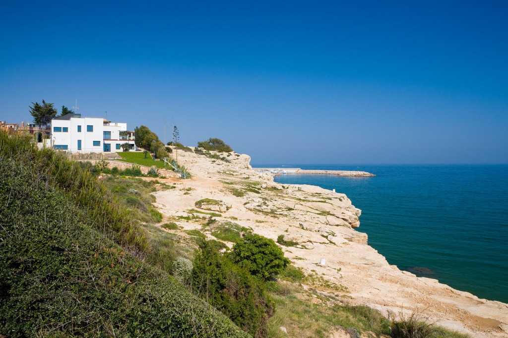 Sol Raig, casa en la costa Dorada, diseñada por Mehr Studio