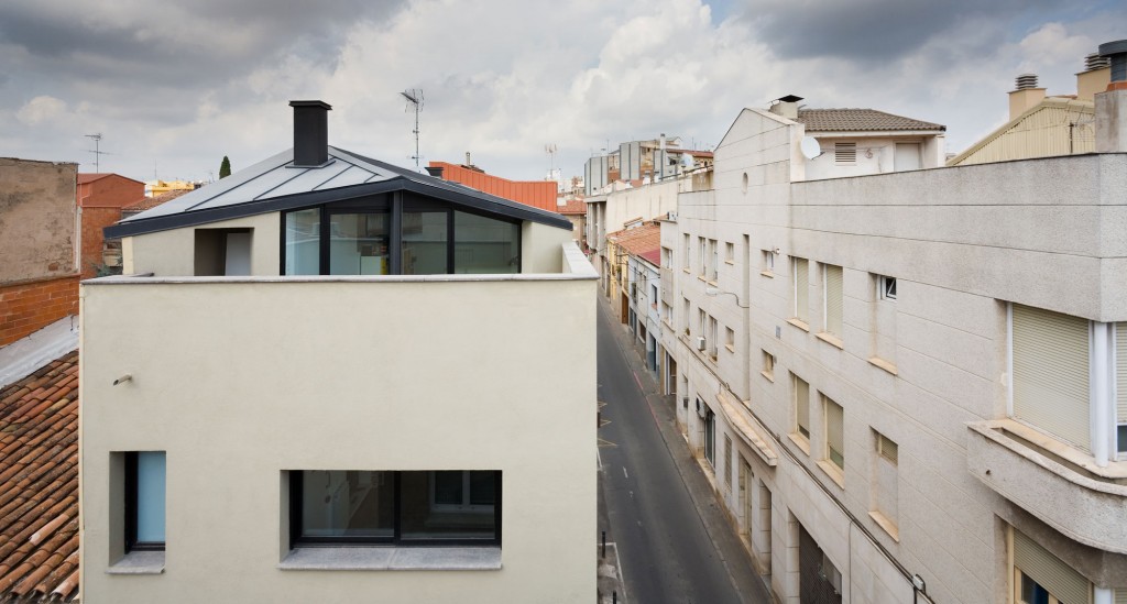 Avellaneda, edificio moderno Barcelona por MEHR studio