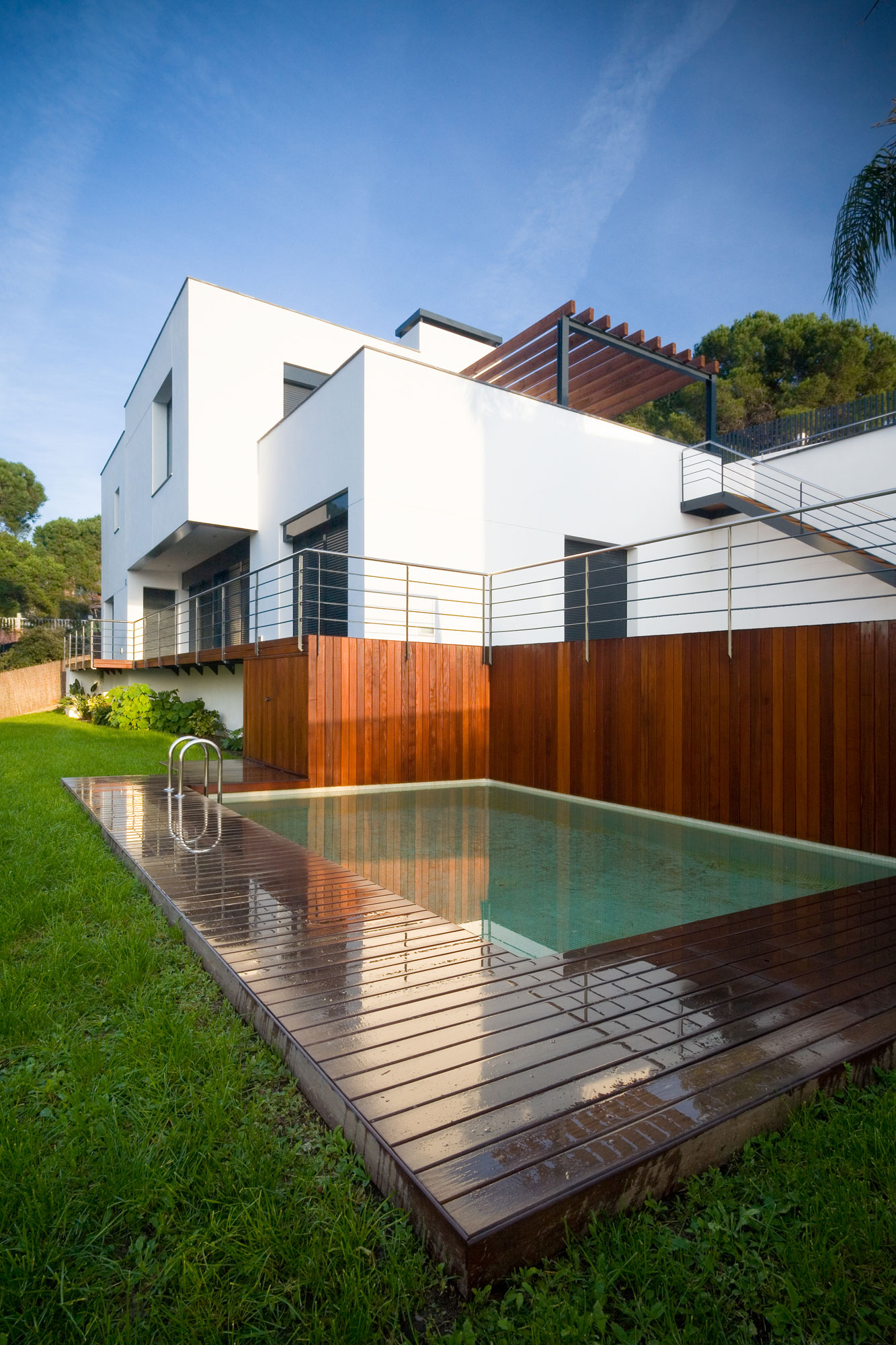 Casa A, moderna vivienda unifamiliar, diseñada por Mehr Studio