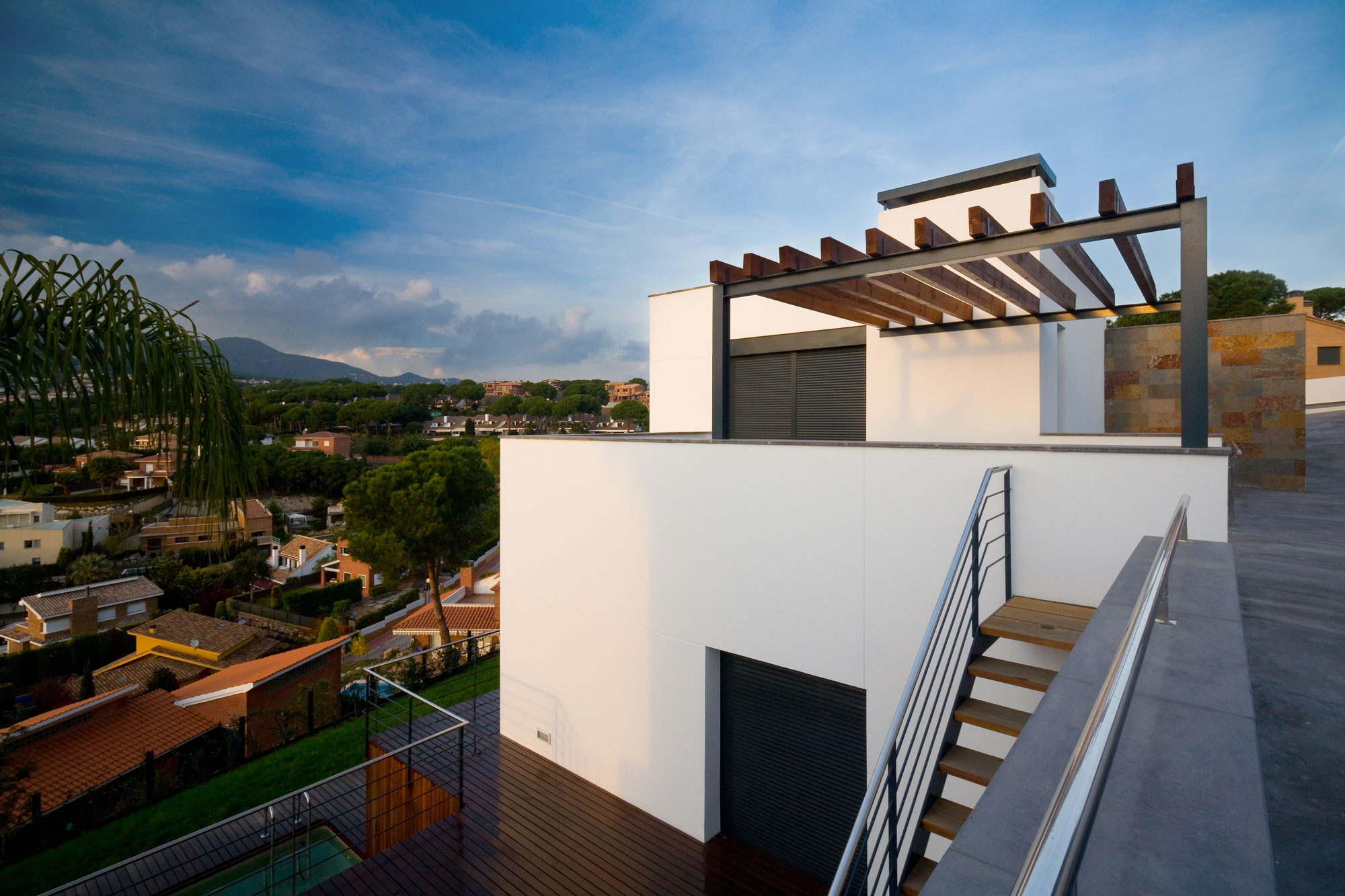 Casa A, moderna vivienda unifamiliar, diseñada por Mehr Studio